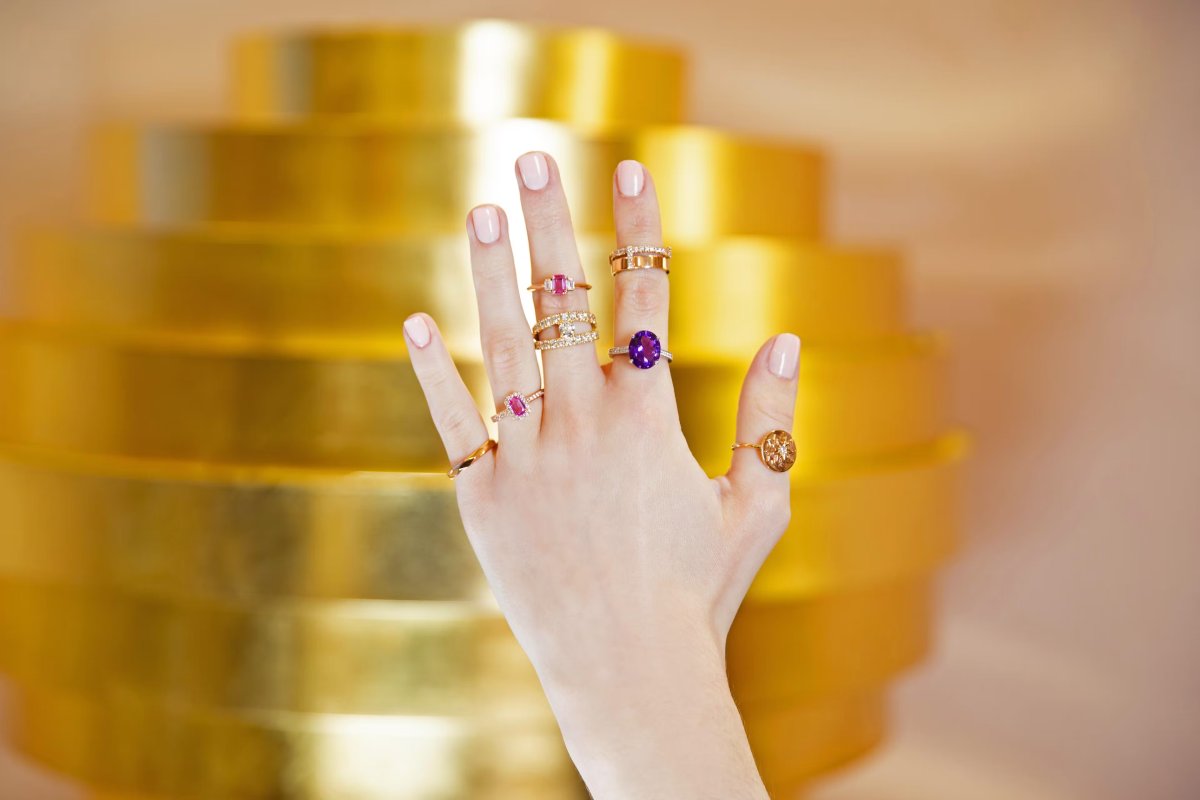 La bague Verdi : un éclat de couleur en haute joaillerie